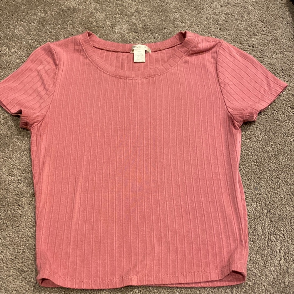 Super cute cropped tee